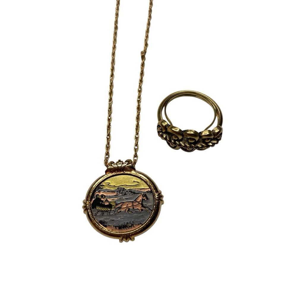 Vintage Avon Country Christmas 1982 Pendant Necklace Ring Set Gold Tone Holiday